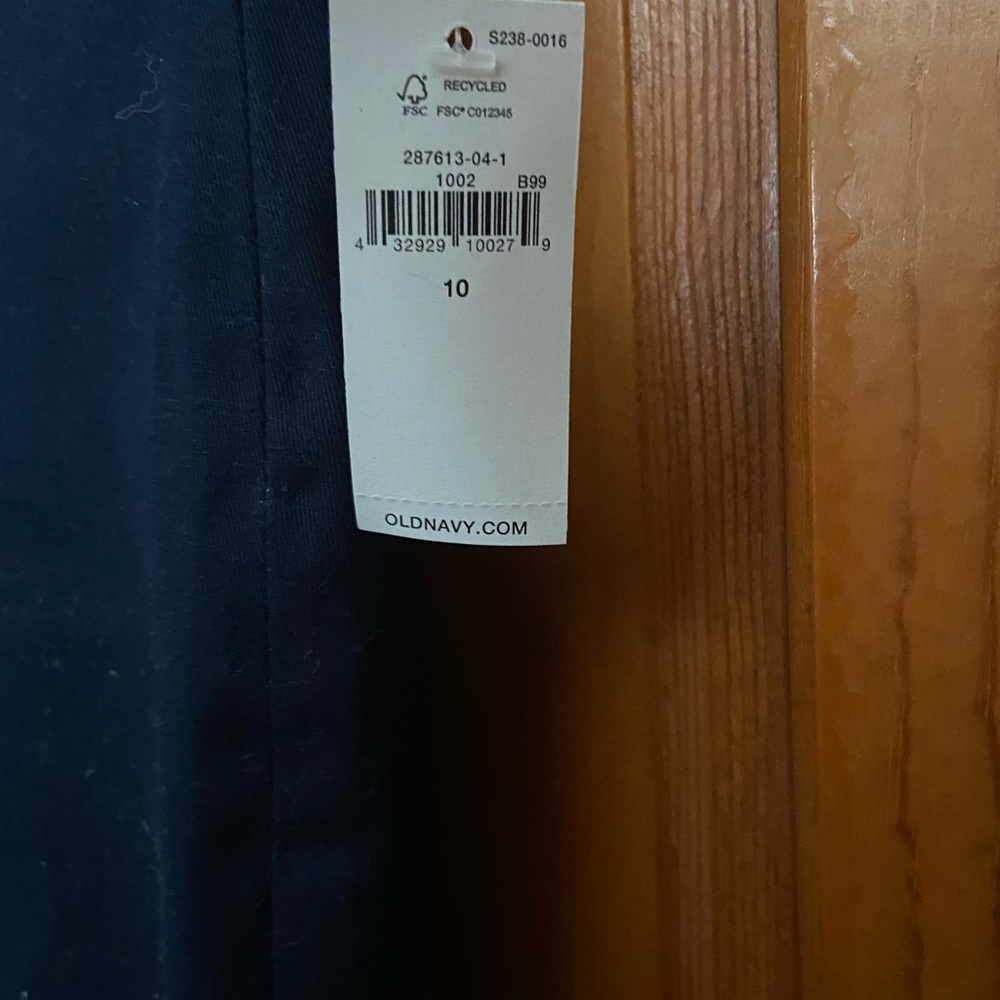 BRAND NEW NEVER WORN.